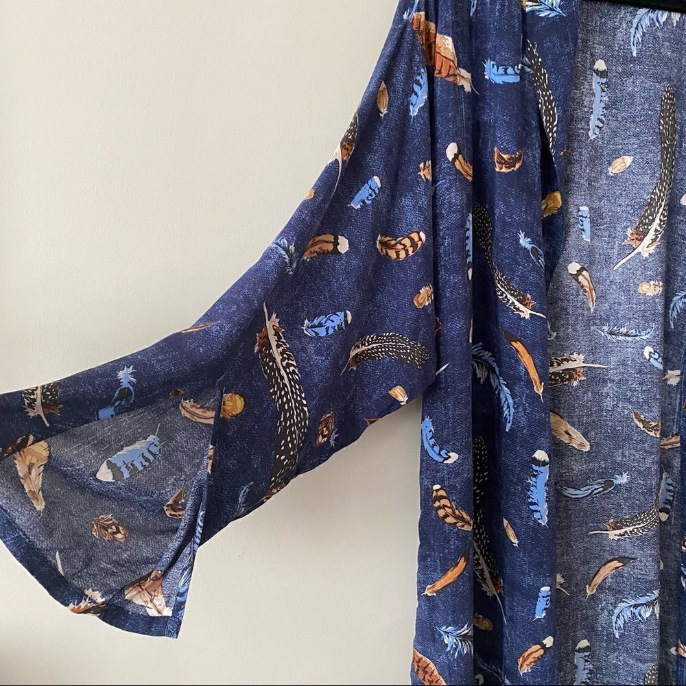 TREASURE & Bond Feather Print Lightweight Summer Kimono (One Size) - Picture 6 of 10